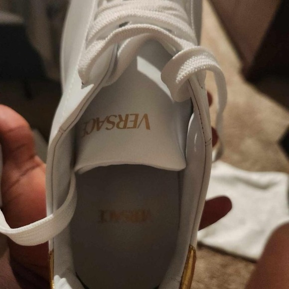 Versace - Picture 5 of 8